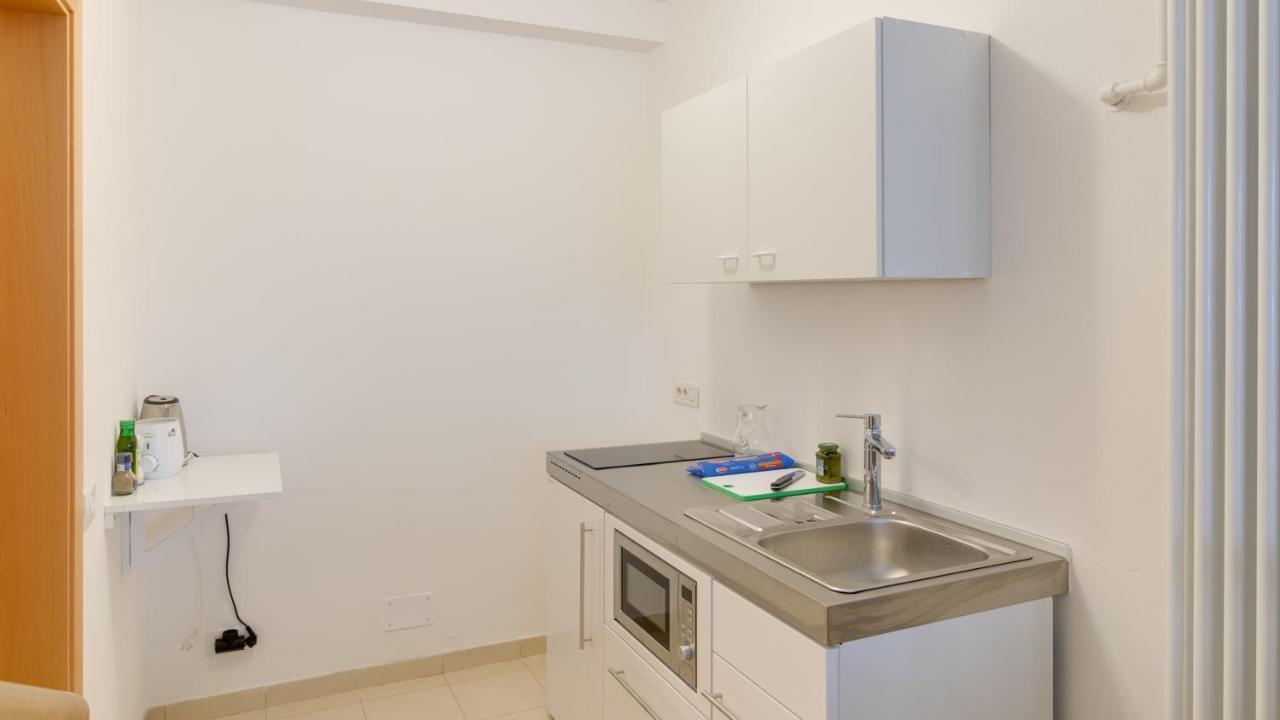 Peters Guest House Больцано Экстерьер фото